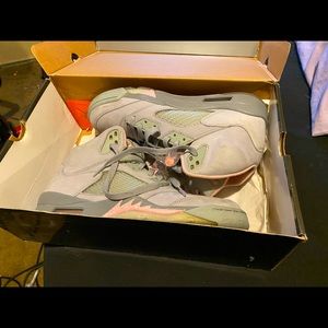 Women’s Size 11 Jordan 5 Retro (Can fit a9/9.5)